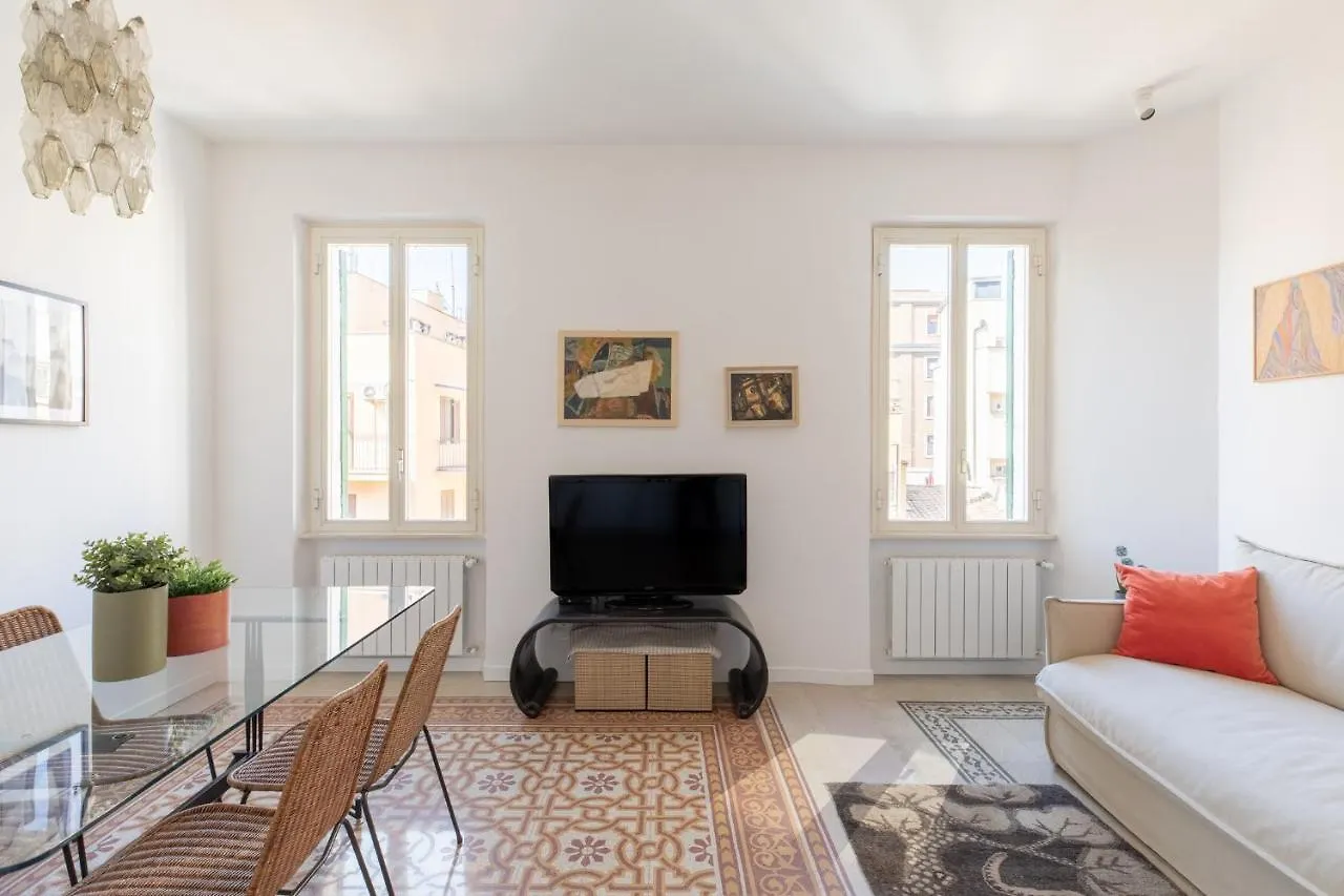 Iflat Lovely Apartment With View On Pope Window Rom